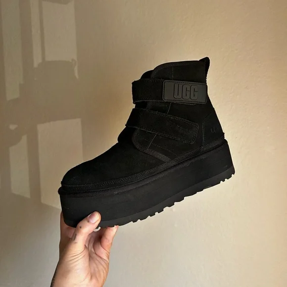 EXCELLENT condition black platform suede Neumel Uggs - Picture 8 of 9